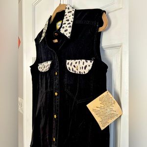 Vintage black vest with cute Cowprint collar